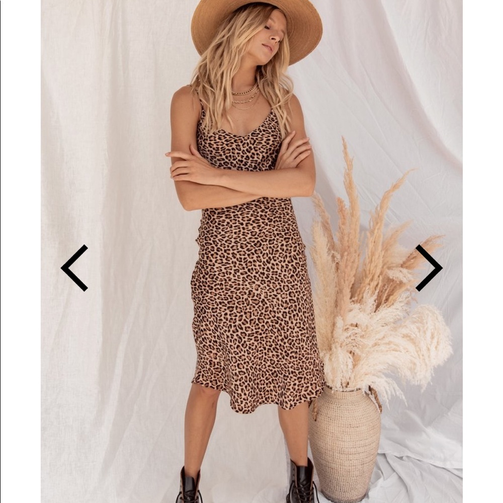 COPY - Leopard midi dress ✨ 🐆
